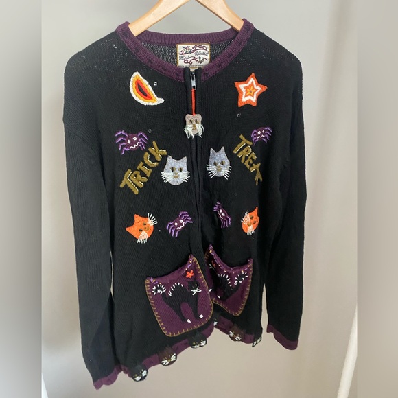 Heirloom Collectibles Sweaters - Vintage Full Zip Halloween Sweater with Cat Details
